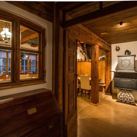 Weisser Hahn Hotel