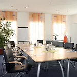 Weisser Hahn 3*