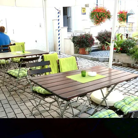 Otel Weisser Hahn Wemding